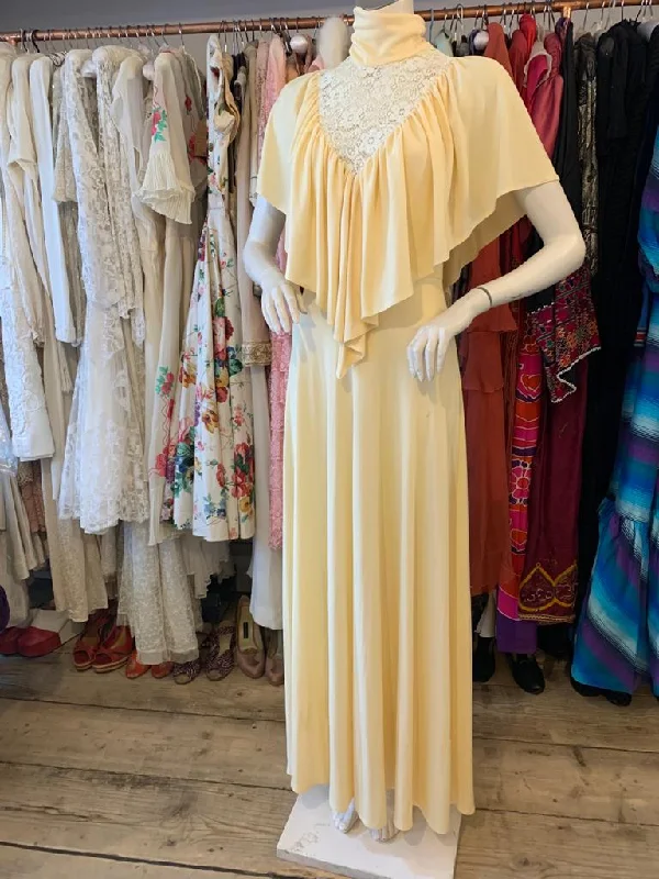 1970s Cream Jersey Dress with Lace Detail